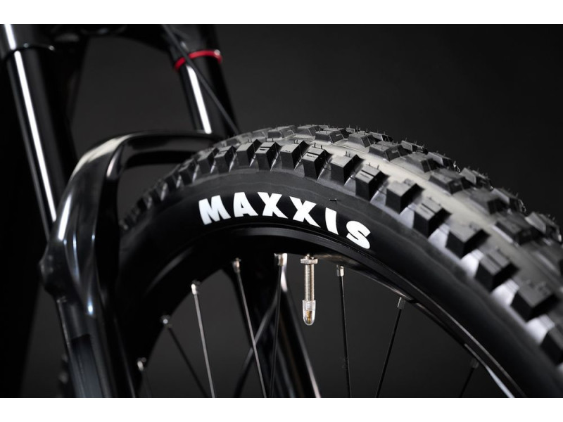 TESTOVACÍ Horský elektrobicykel Haibike AllMtn CF 8