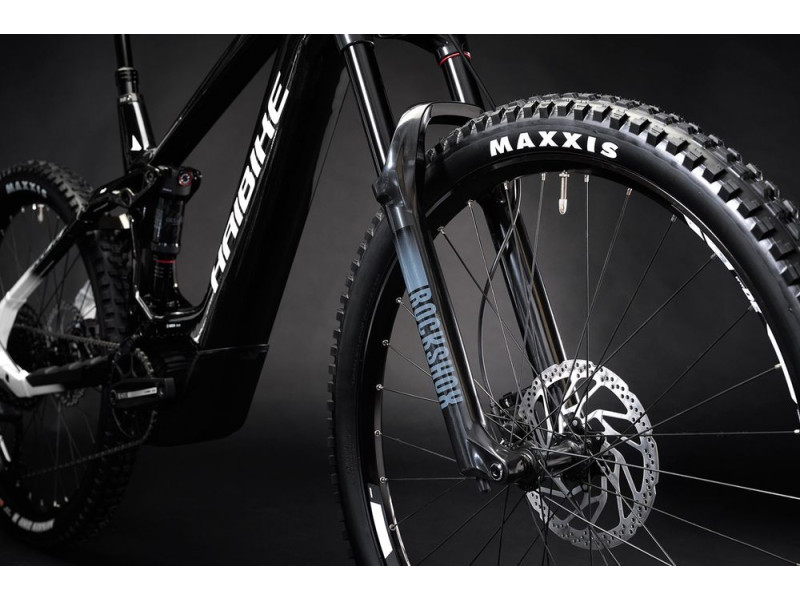 TESTOVACÍ Horský elektrobicykel Haibike AllMtn CF 8