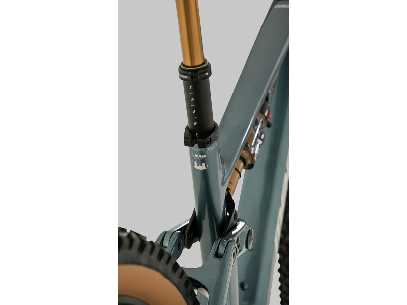 Horský elektrobicykel Megamo REASON CRB 03